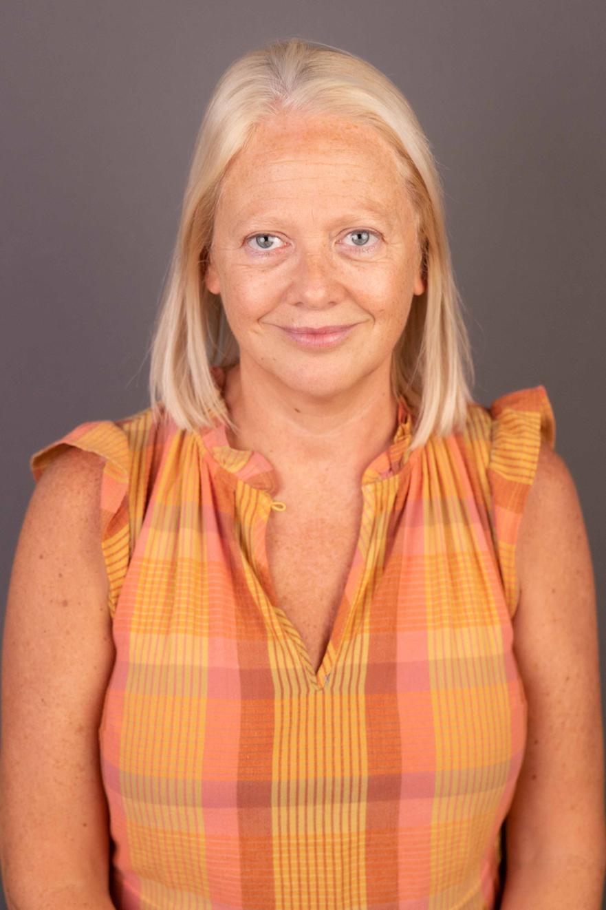 caroline-hughes S1WbPQBSoAbZ